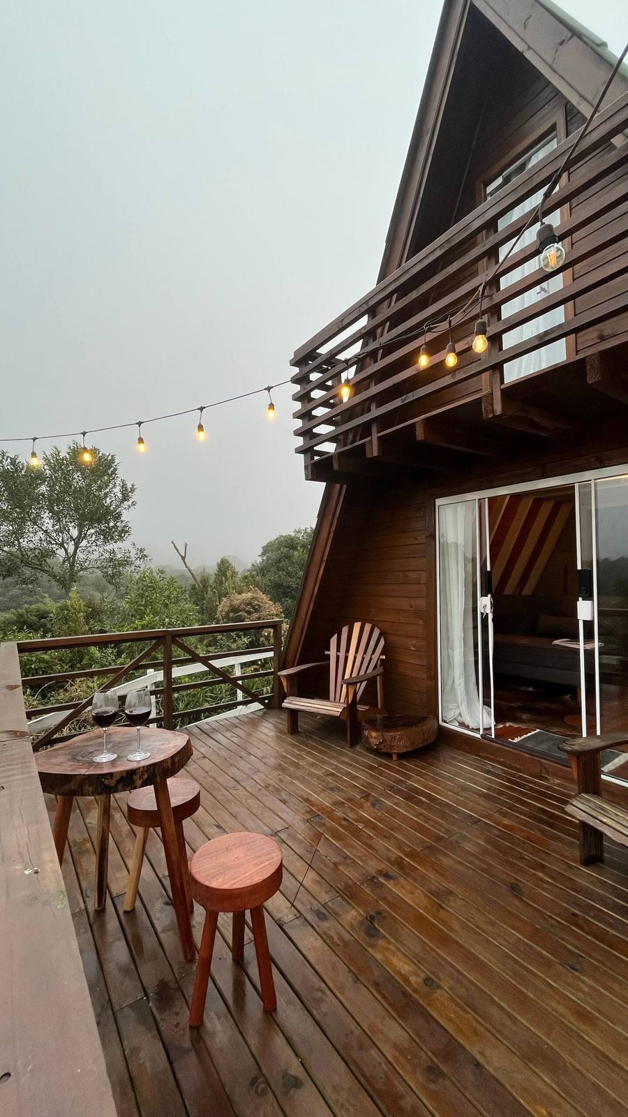 Cabana A-frame Nascer do Sol iluminada ao anoitecer