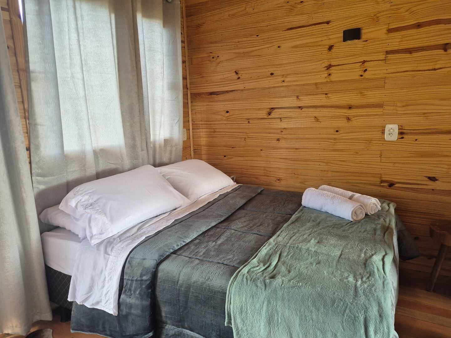 Quarto aconchegante da Cabana Pôr do Sol